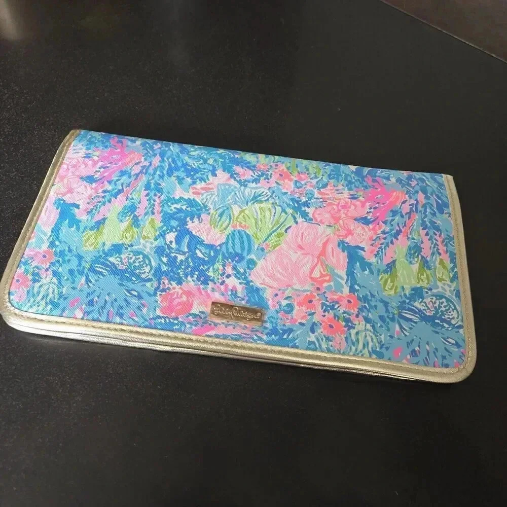 LILLY‎ PULITZER Multi-color Spring Prints Travel Organizer Wallet Slim Design